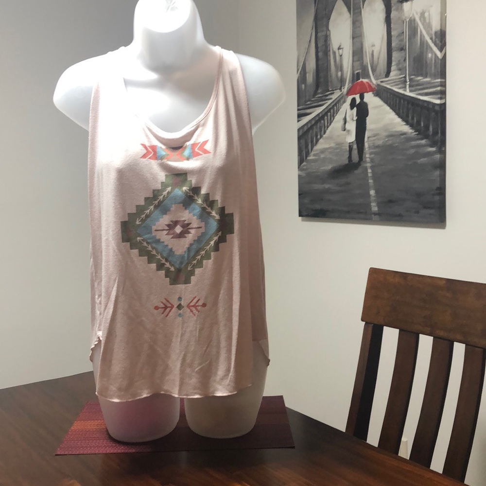 Flowy tank.